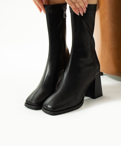 Küt Burunlu Elastiki Kalın Ökçeli Bayan Botu