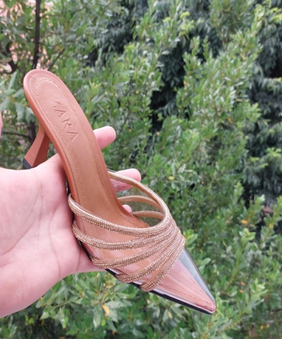 Şeffaf Sivri Burunlu Taşlı Topuklu Sandalet